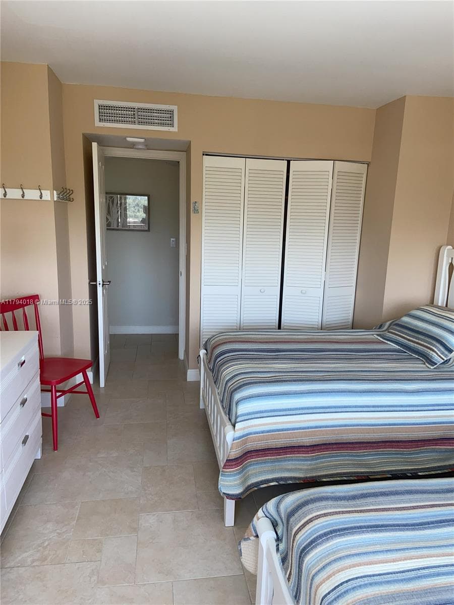 3180 Ocean Dr 716 photo 16