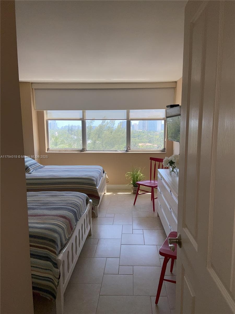 3180 Ocean Dr 716 photo 14