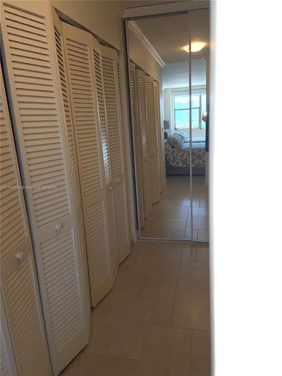3180 Ocean Dr 716 photo 11