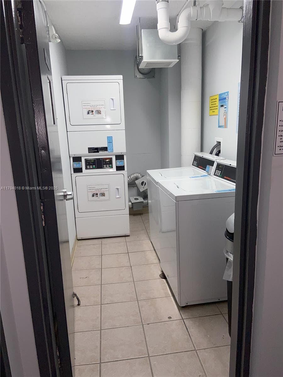 3180 Ocean Dr 716 photo 19