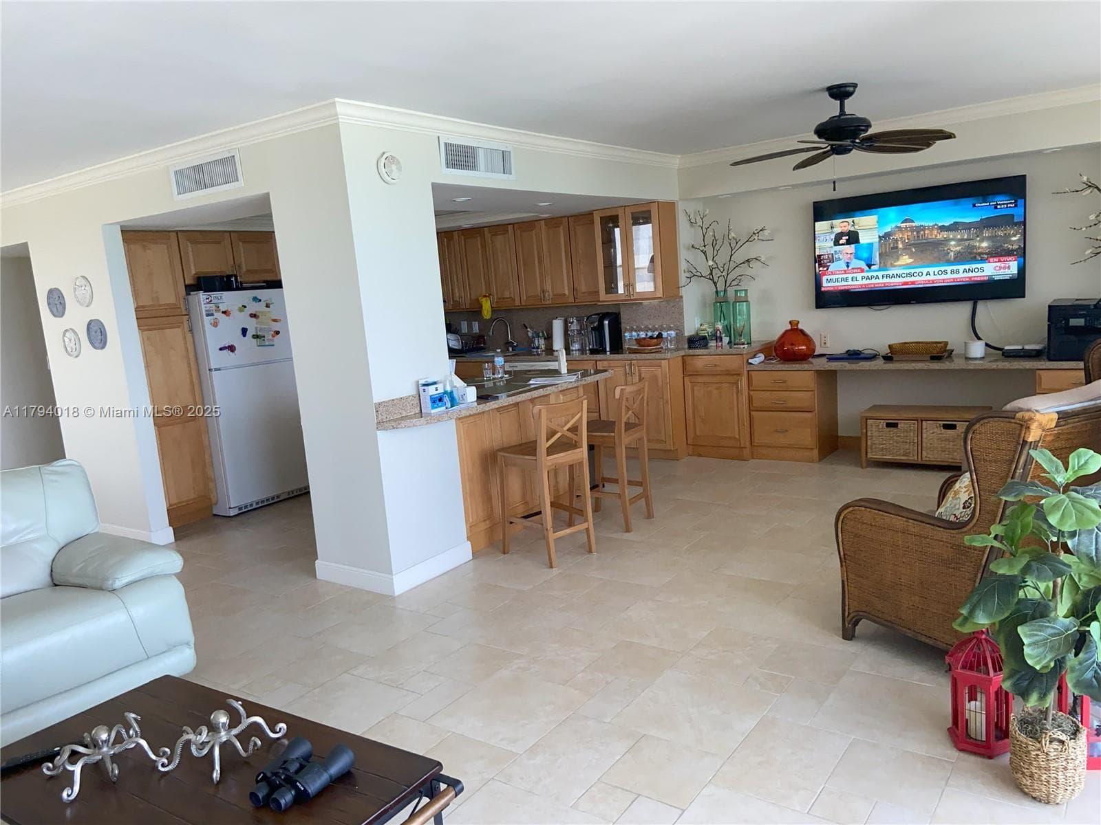 3180 Ocean Dr 716 photo 8