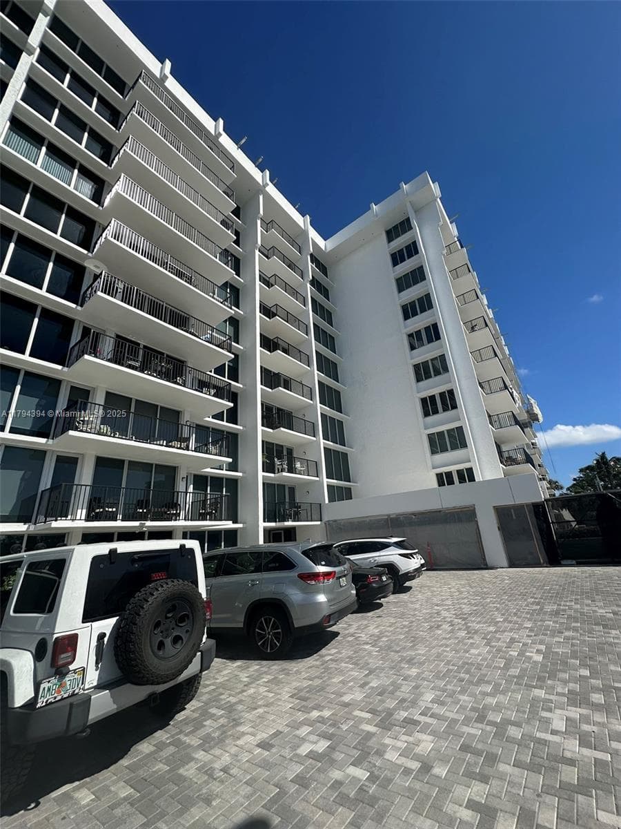 4750 Ocean Blvd 401 photo 16