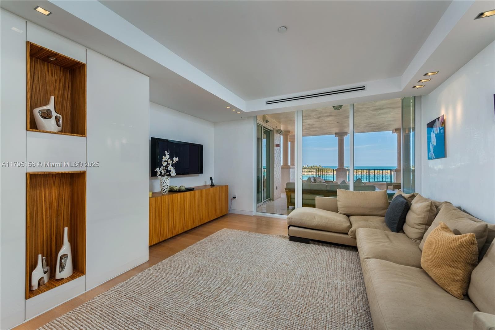 7143 Fisher Island Dr 7143 photo 22