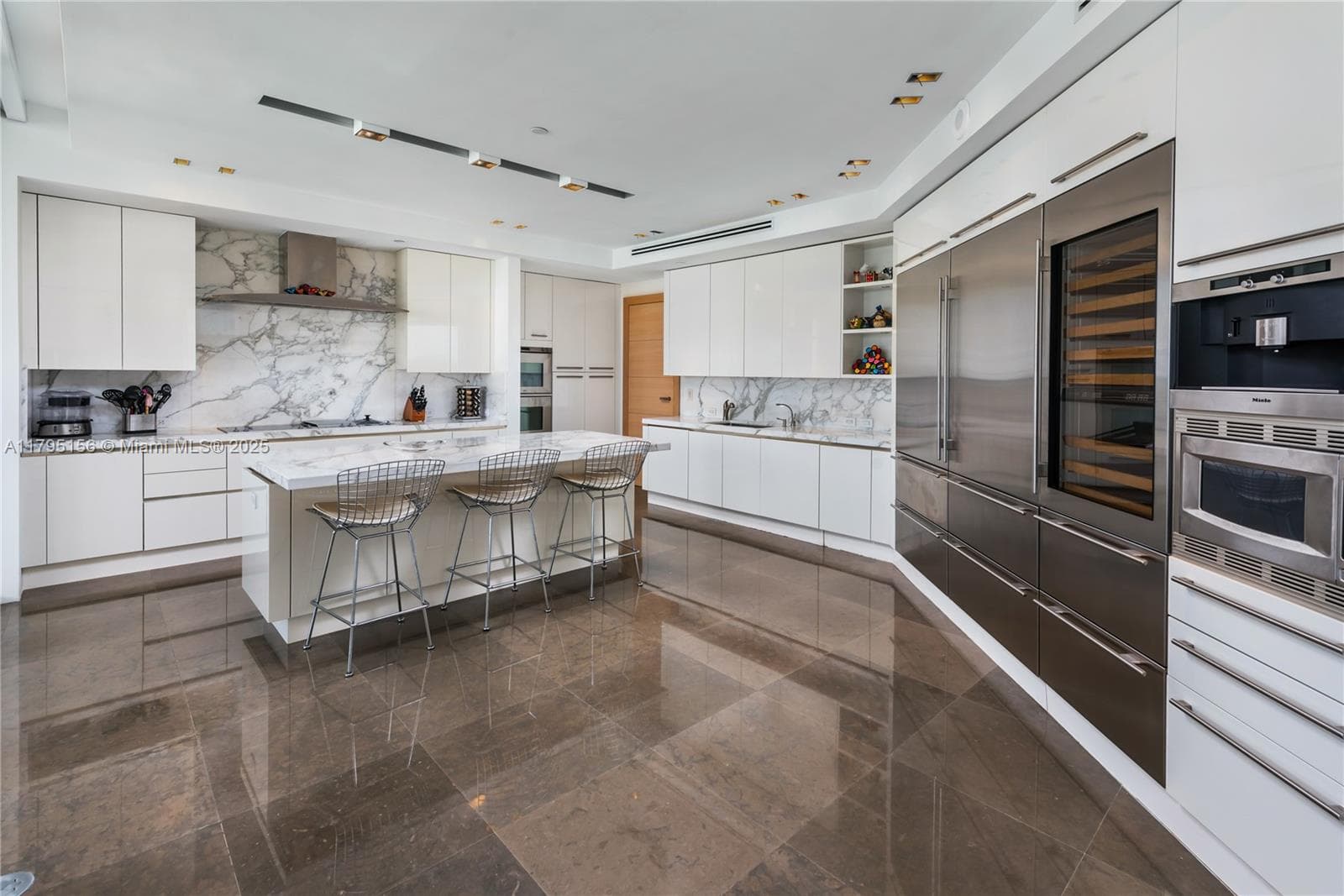 7143 Fisher Island Dr 7143 photo 9