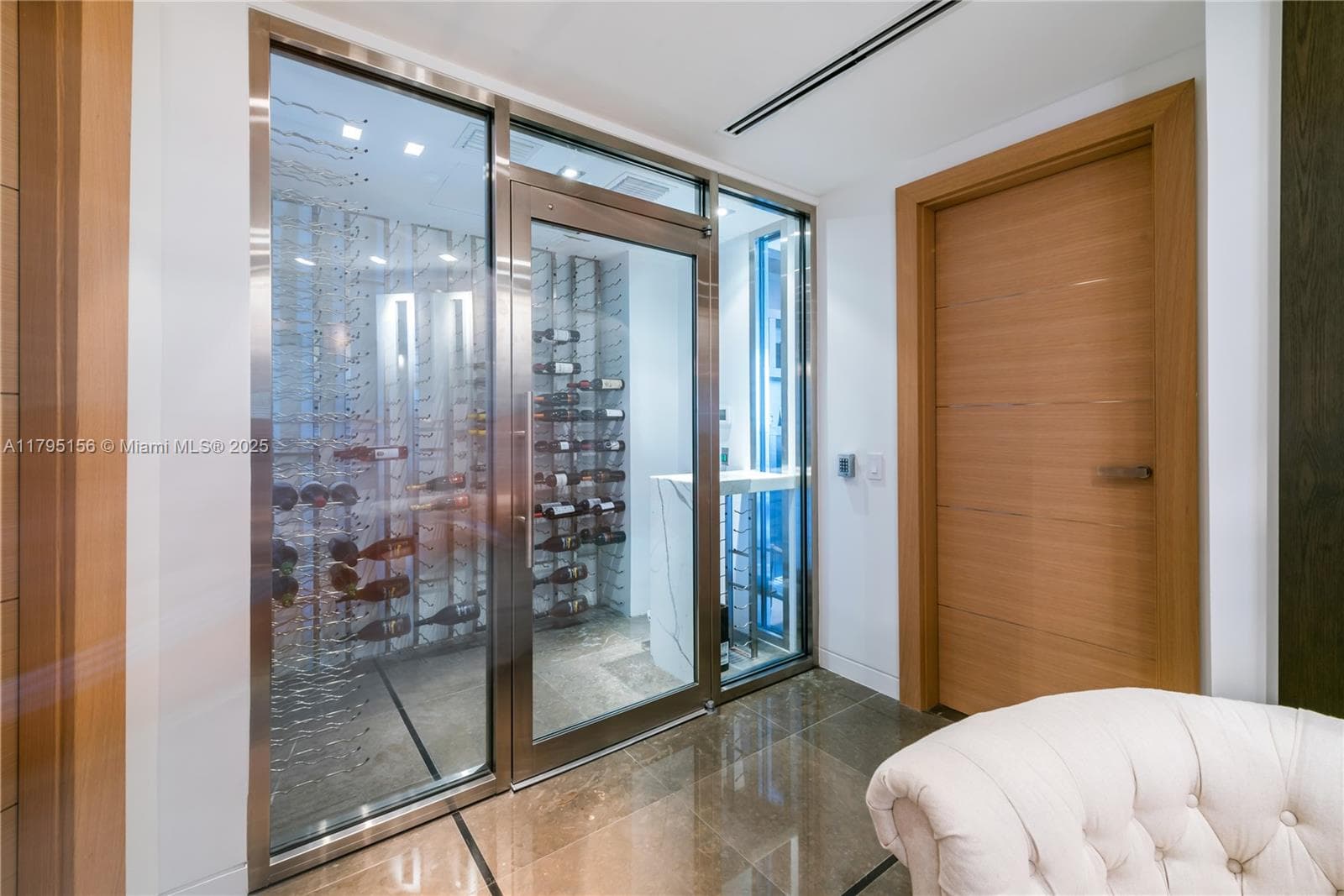 7143 Fisher Island Dr 7143 photo 25