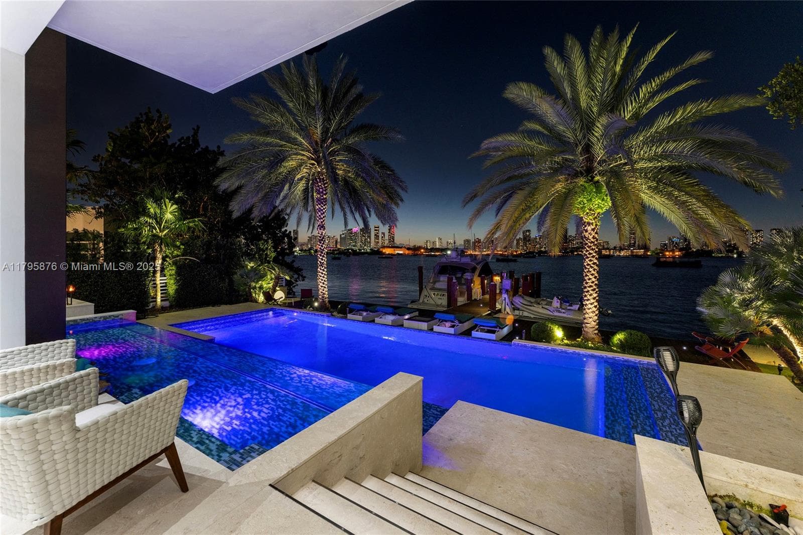 441 Hibiscus Dr 3