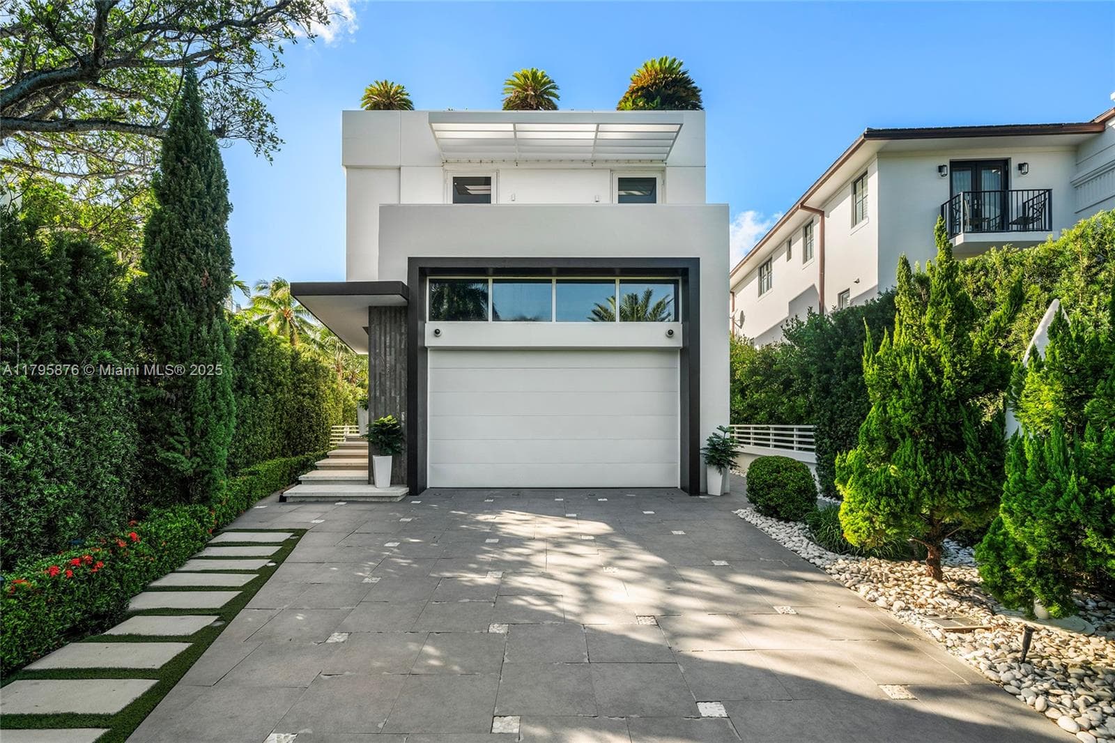 441 Hibiscus Dr photo 11