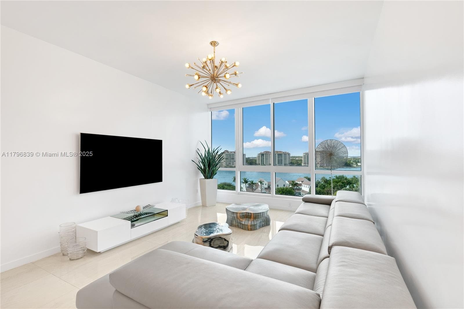 100 Pointe Drive 5