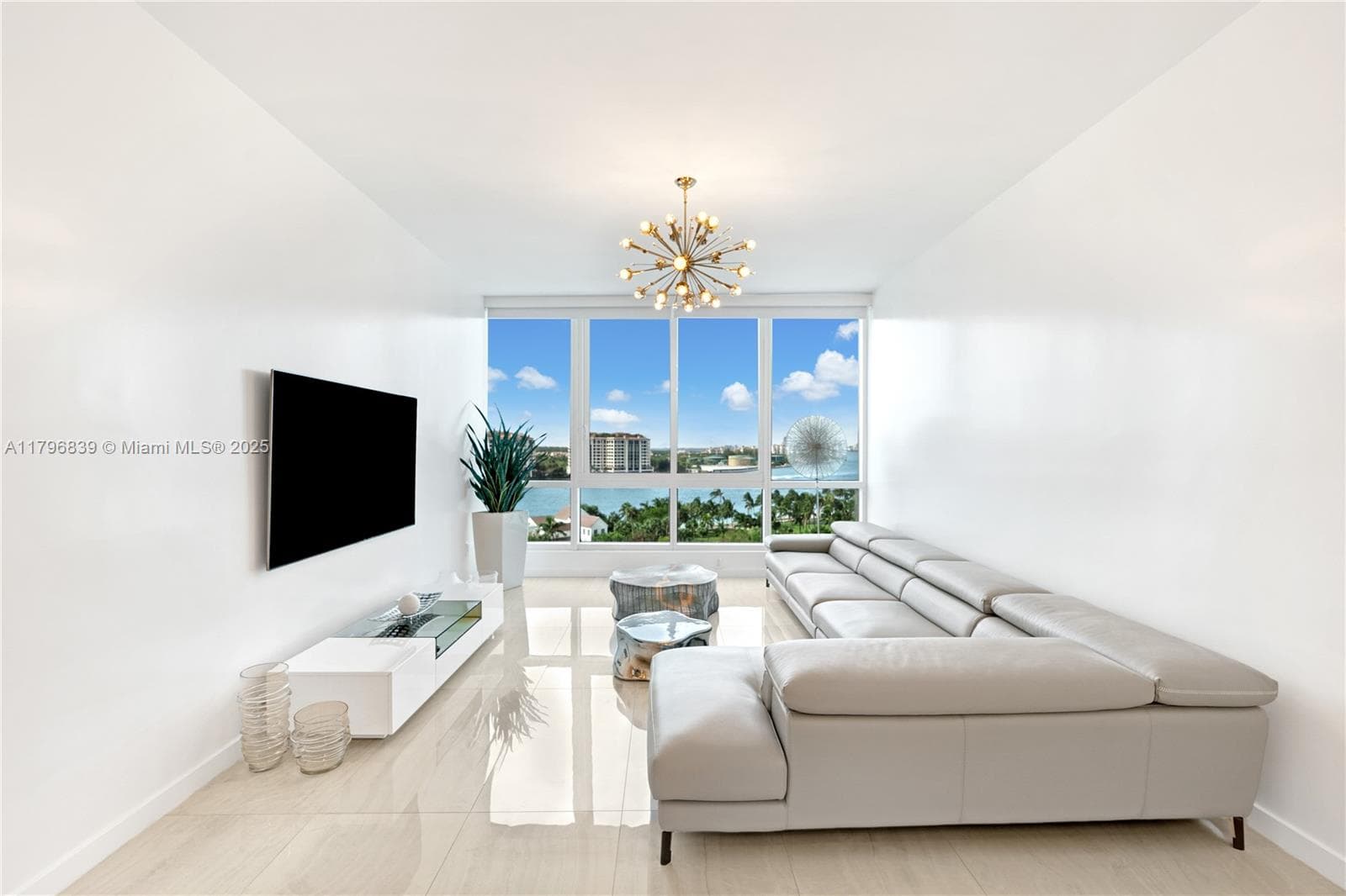 100 Pointe Drive 4