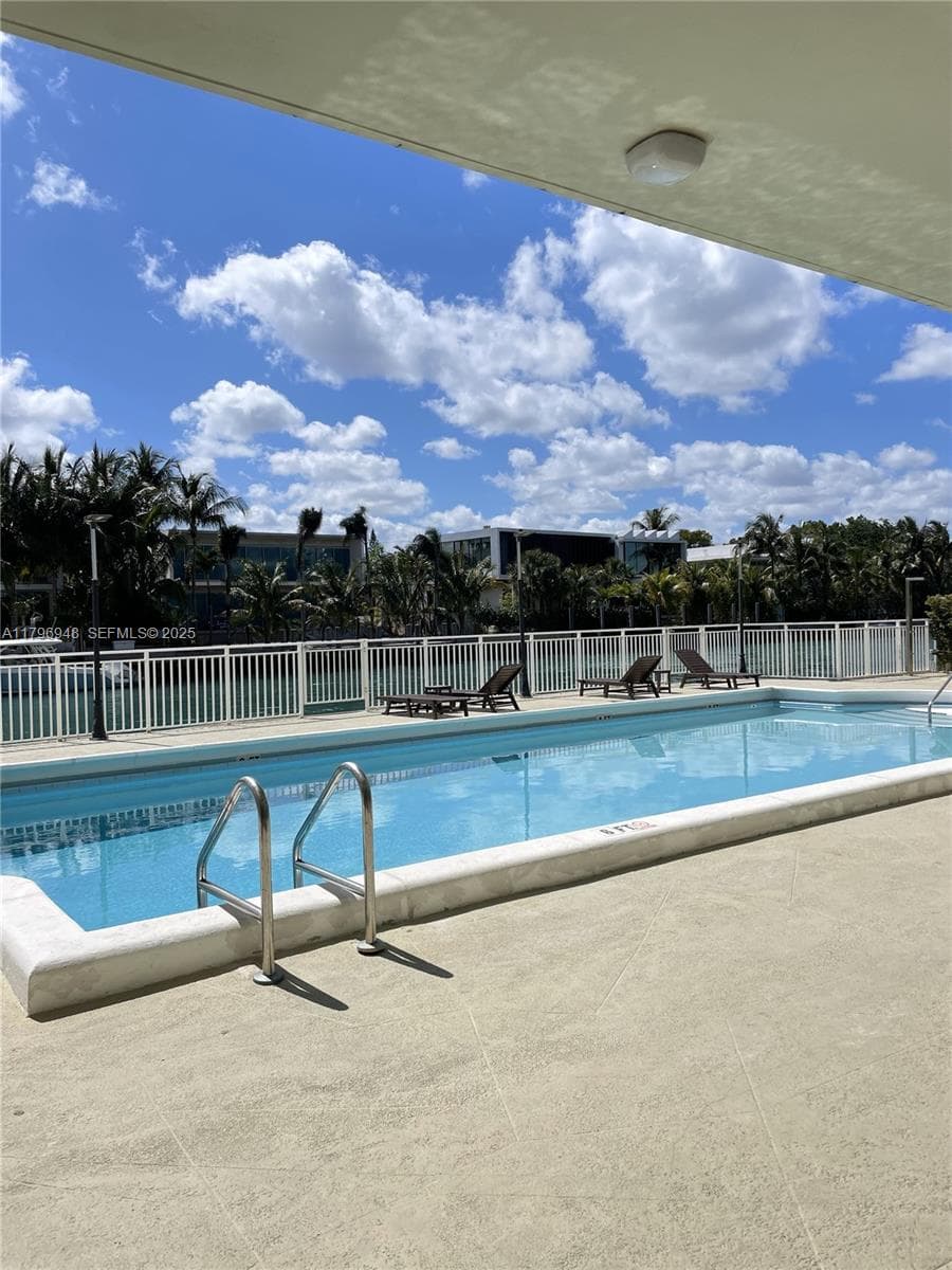 9500 W Bay Harbor Dr 6B photo 22