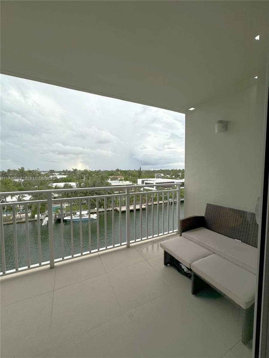 9500 W Bay Harbor Dr 6B photo 21