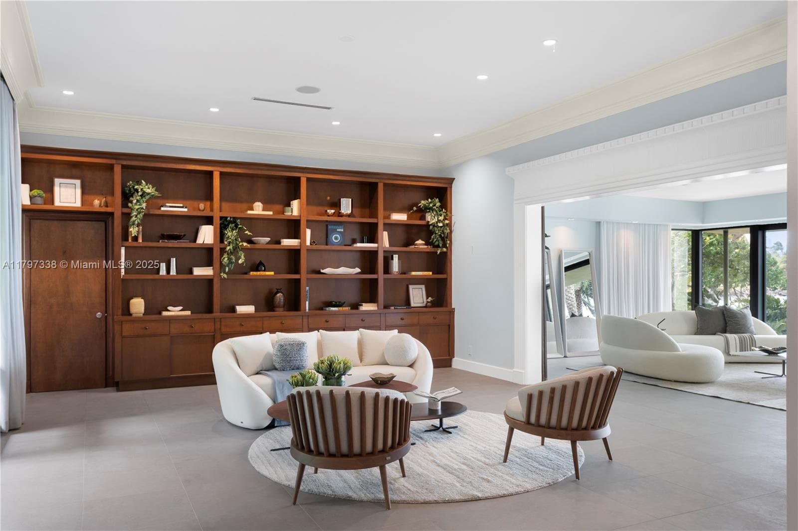 250 San Marino Dr photo 17