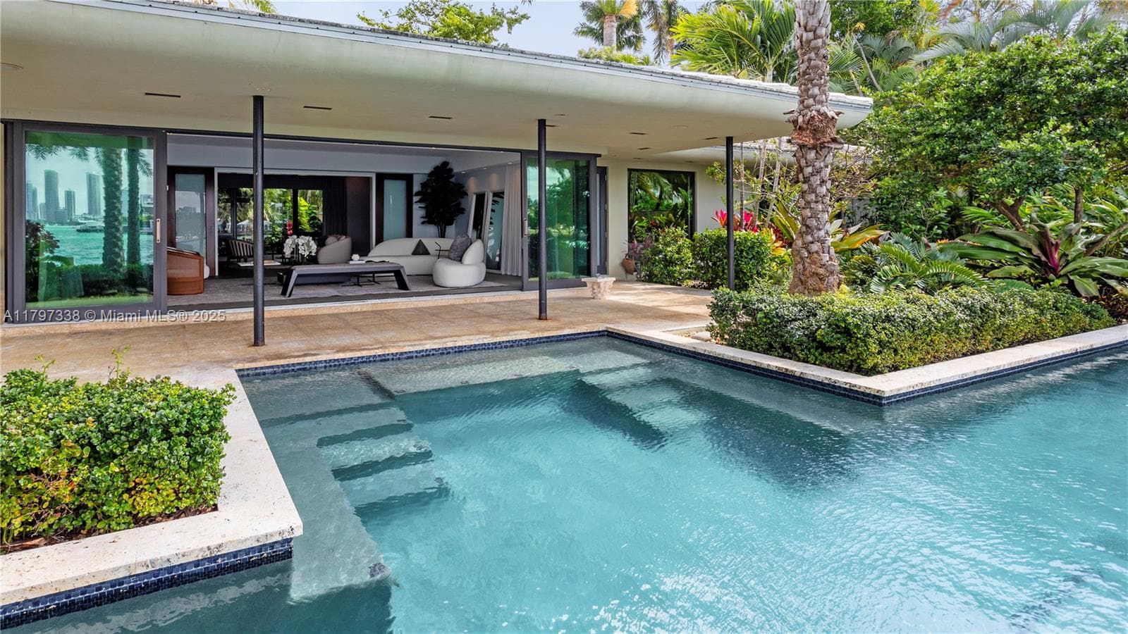 250 San Marino Dr 5