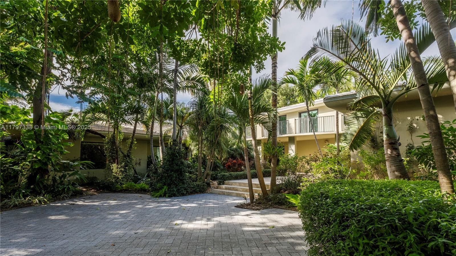 250 San Marino Dr photo 10