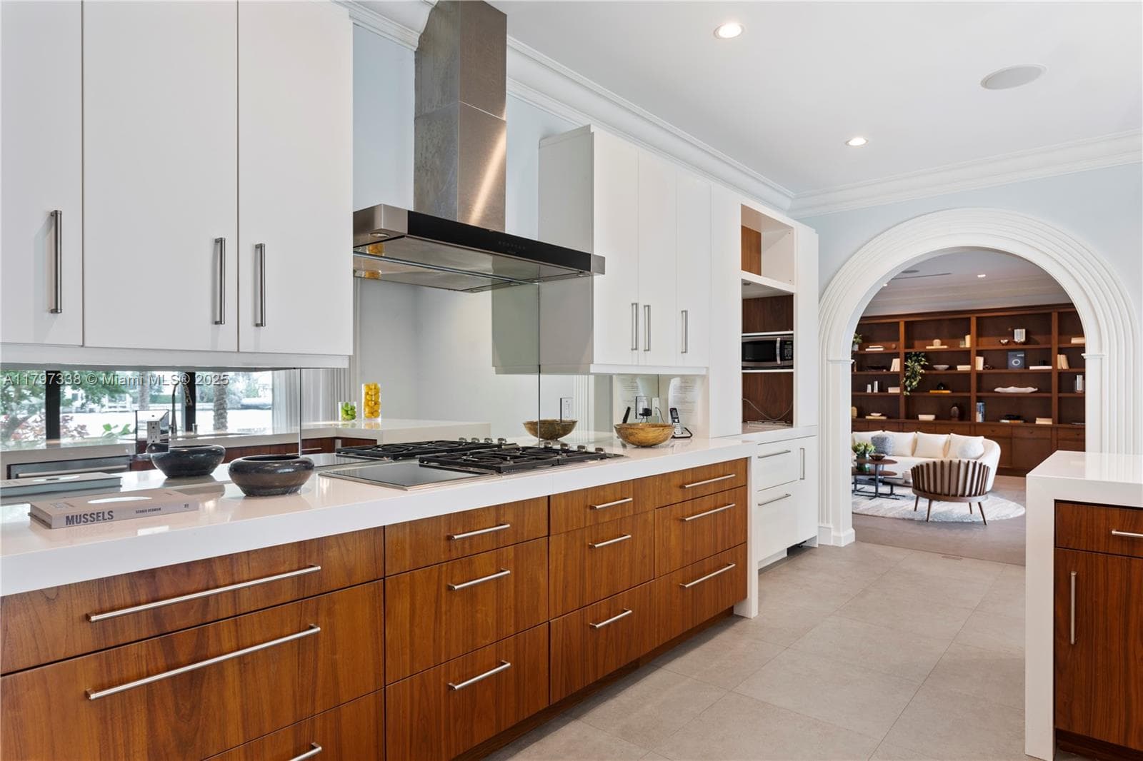 250 San Marino Dr photo 14