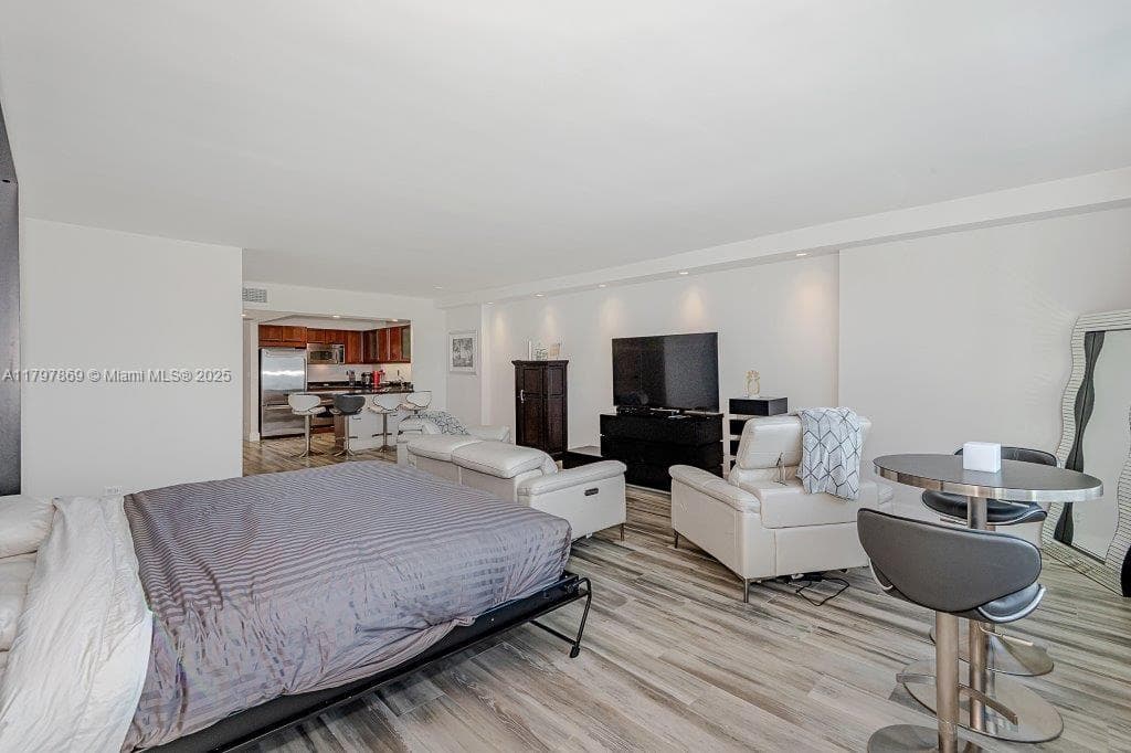 2301 Collins Ave 1532 photo 10