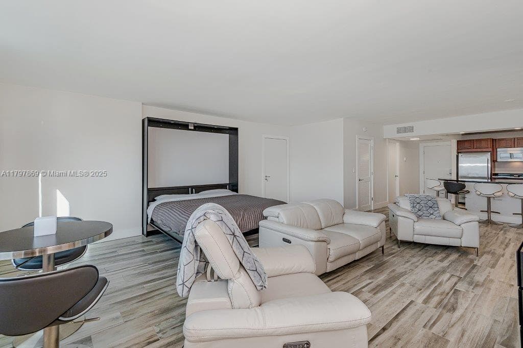 2301 Collins Ave 1532 photo 11