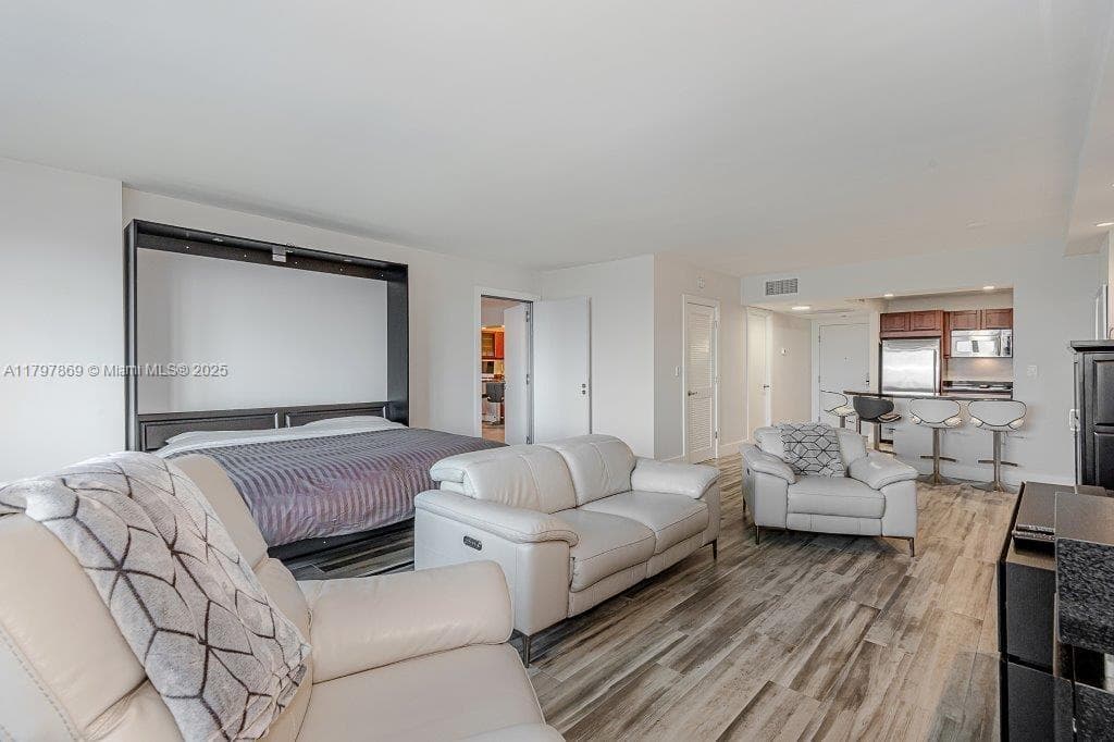 2301 Collins Ave 1532 photo 19