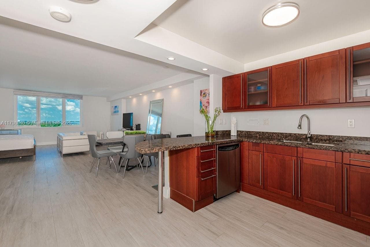 2301 Collins Ave 1531 photo 20