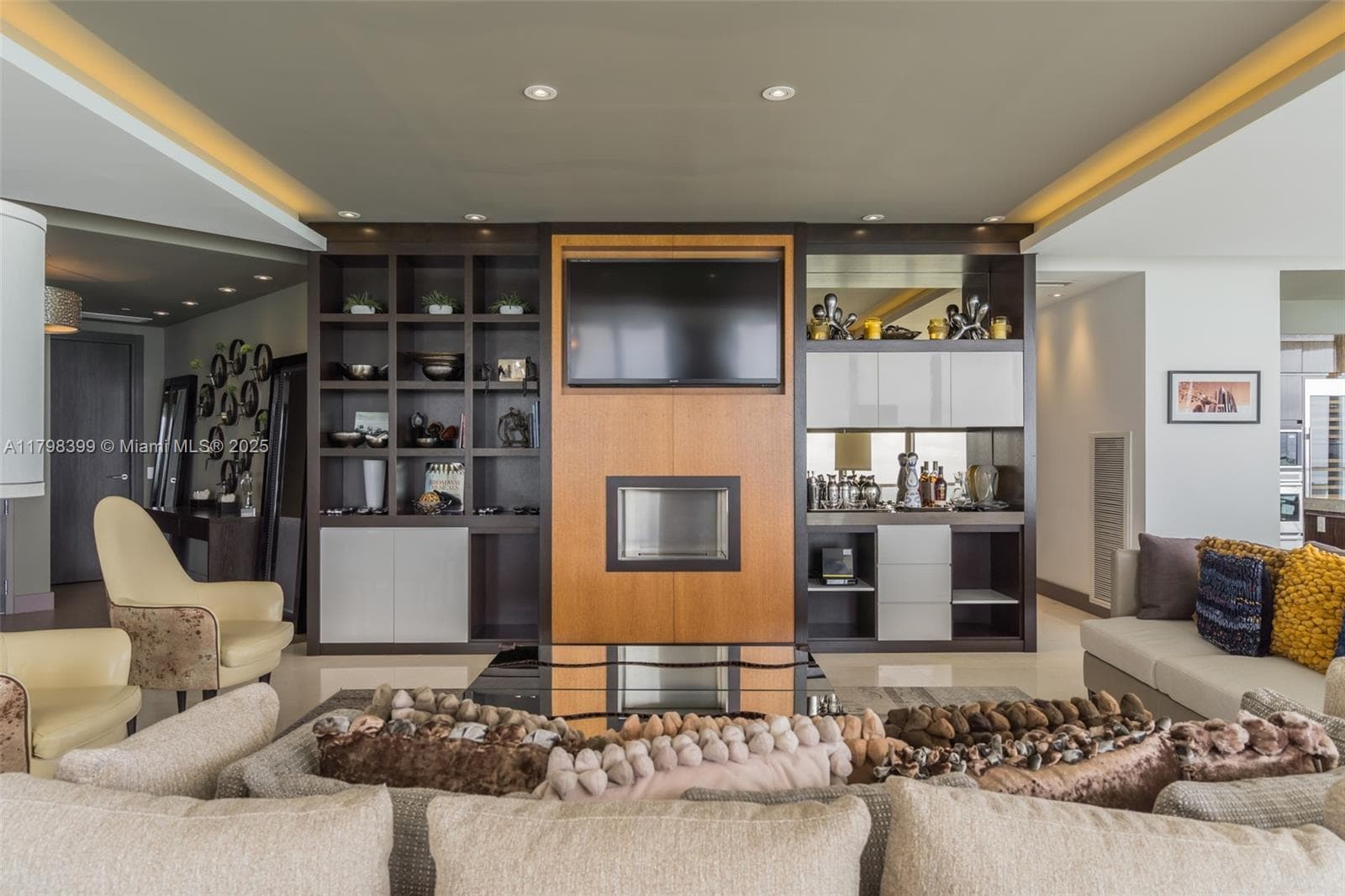 9703 Collins Ave 3