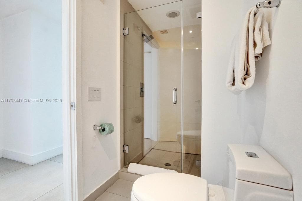 4111 Ocean Dr 2803 photo 23