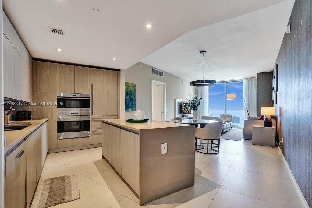 4111 Ocean Dr 2803 photo 8
