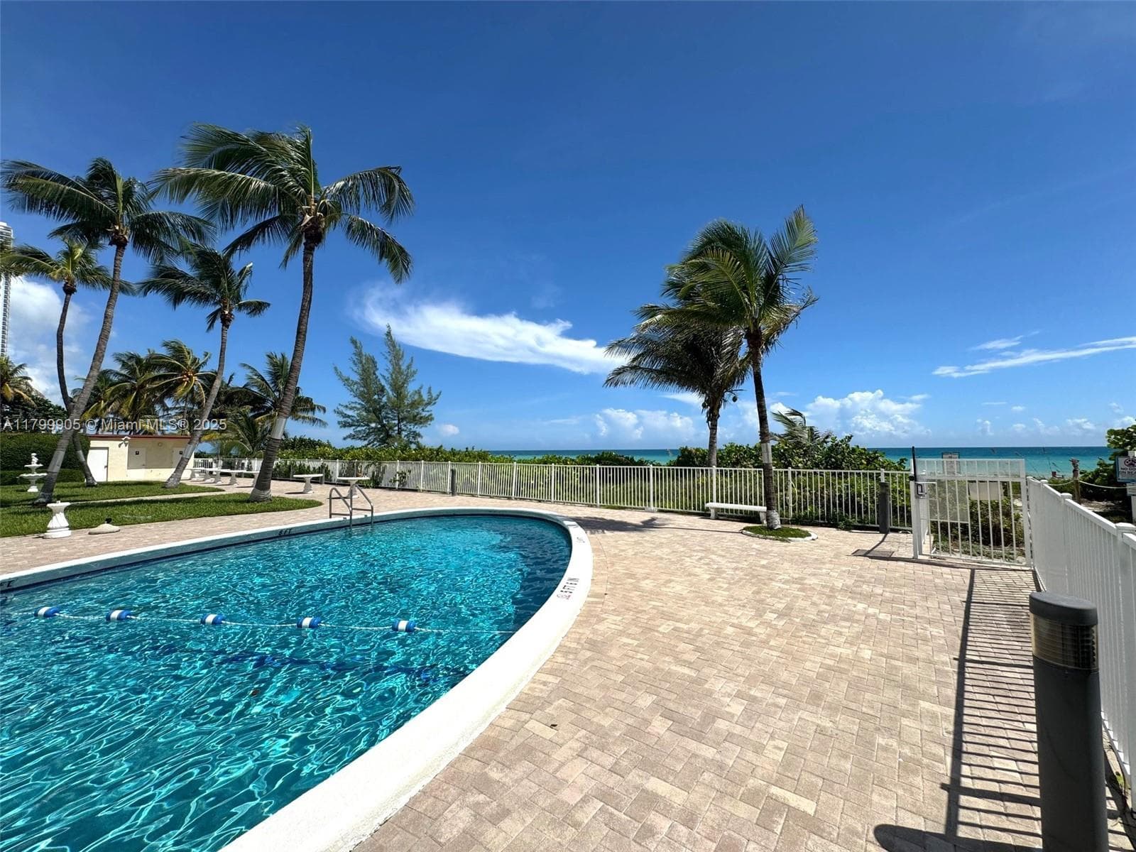 1936 Ocean Dr 8D photo 2