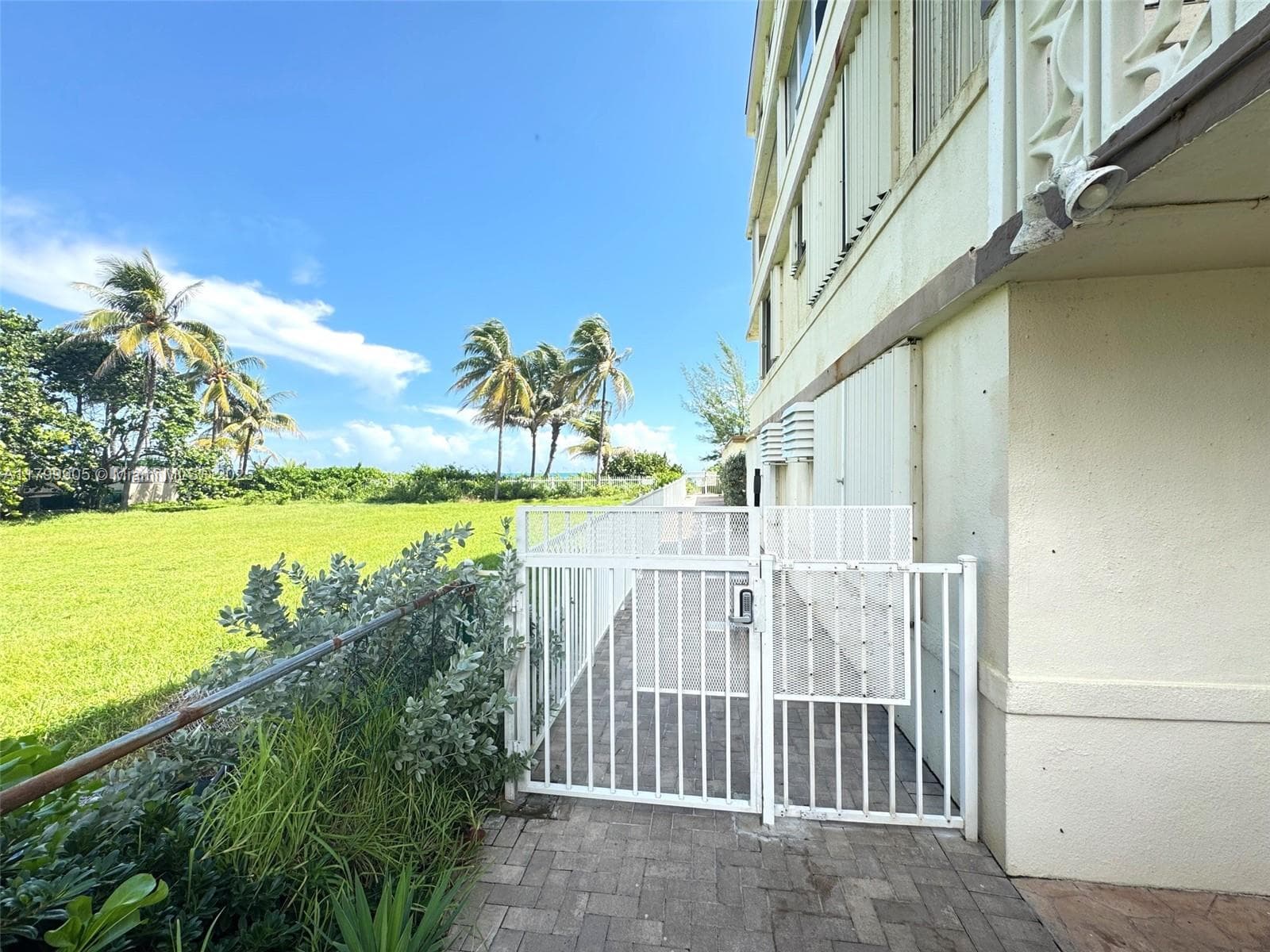 1936 Ocean Dr 8D photo 16