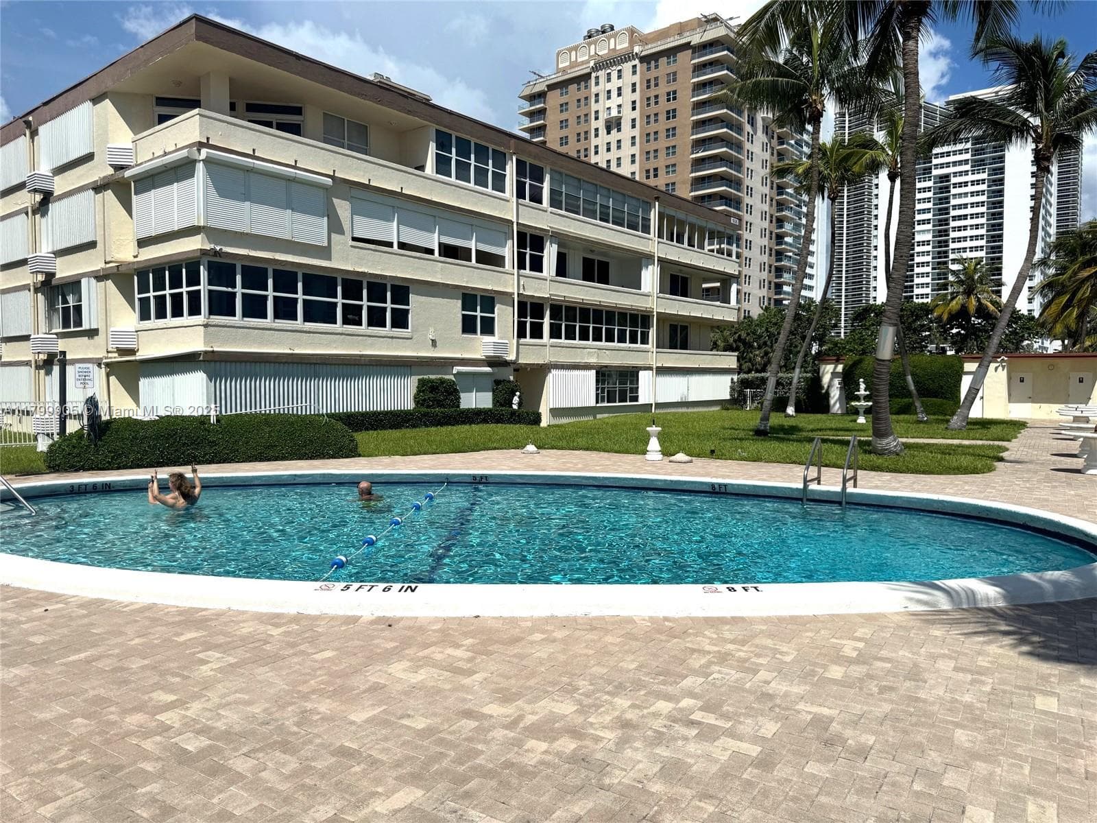 1936 Ocean Dr 8D photo 19