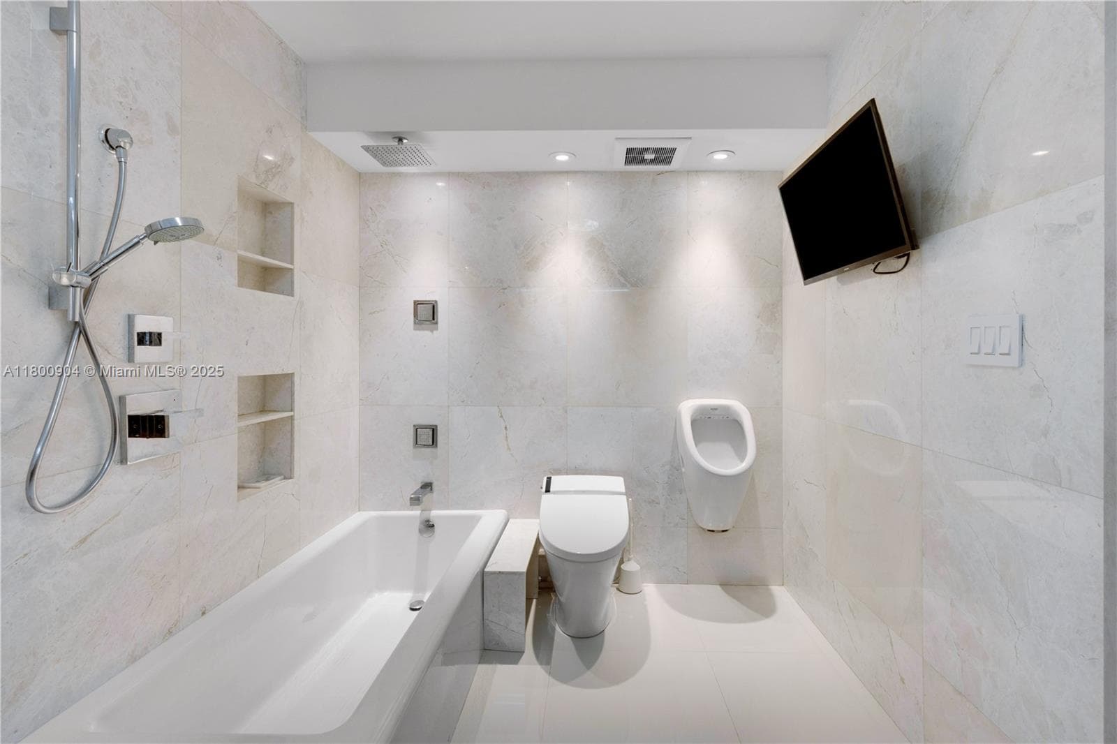 2030 Ocean Dr 1707 photo 23
