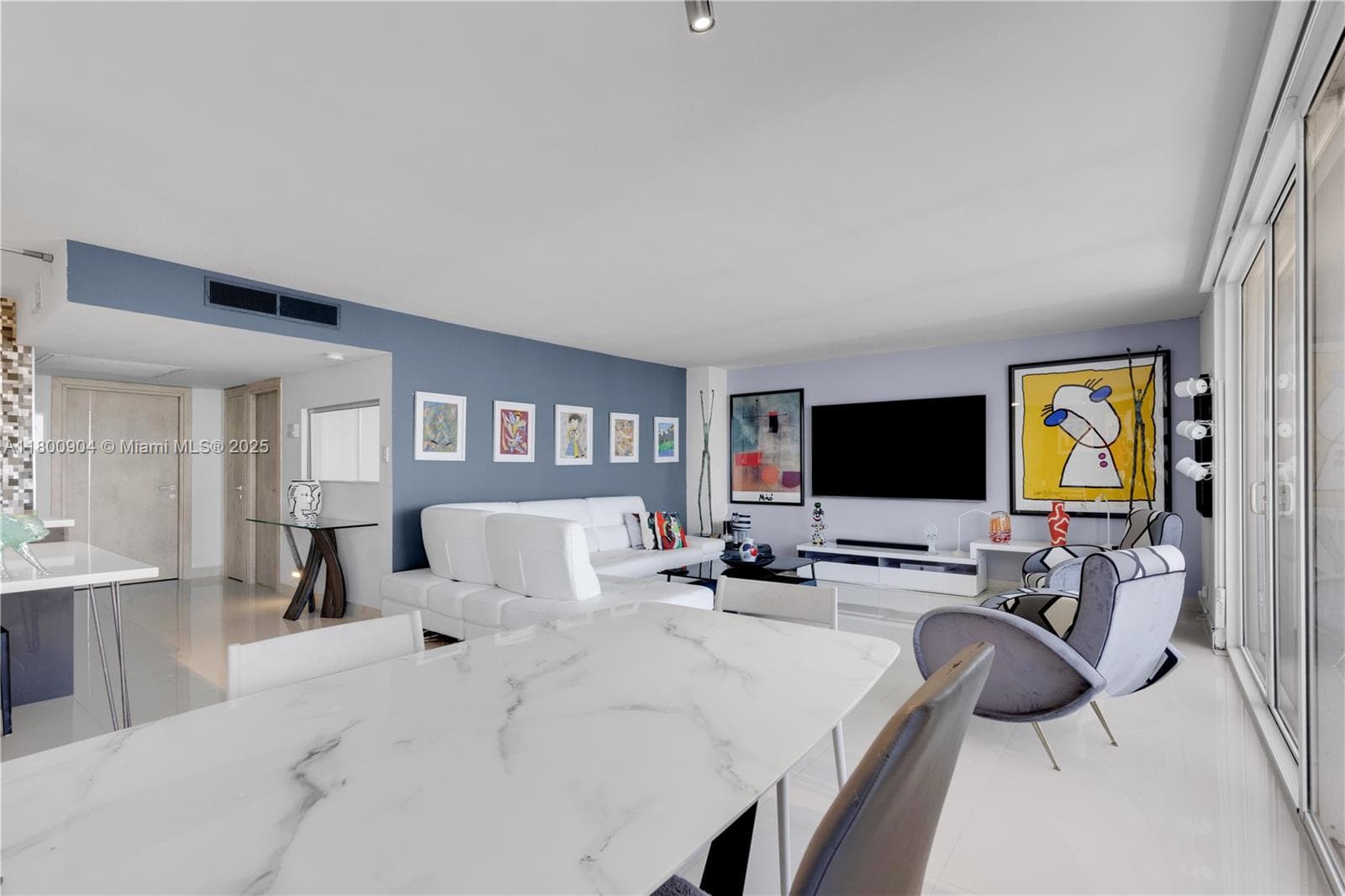 2030 Ocean Dr 1707 photo 13