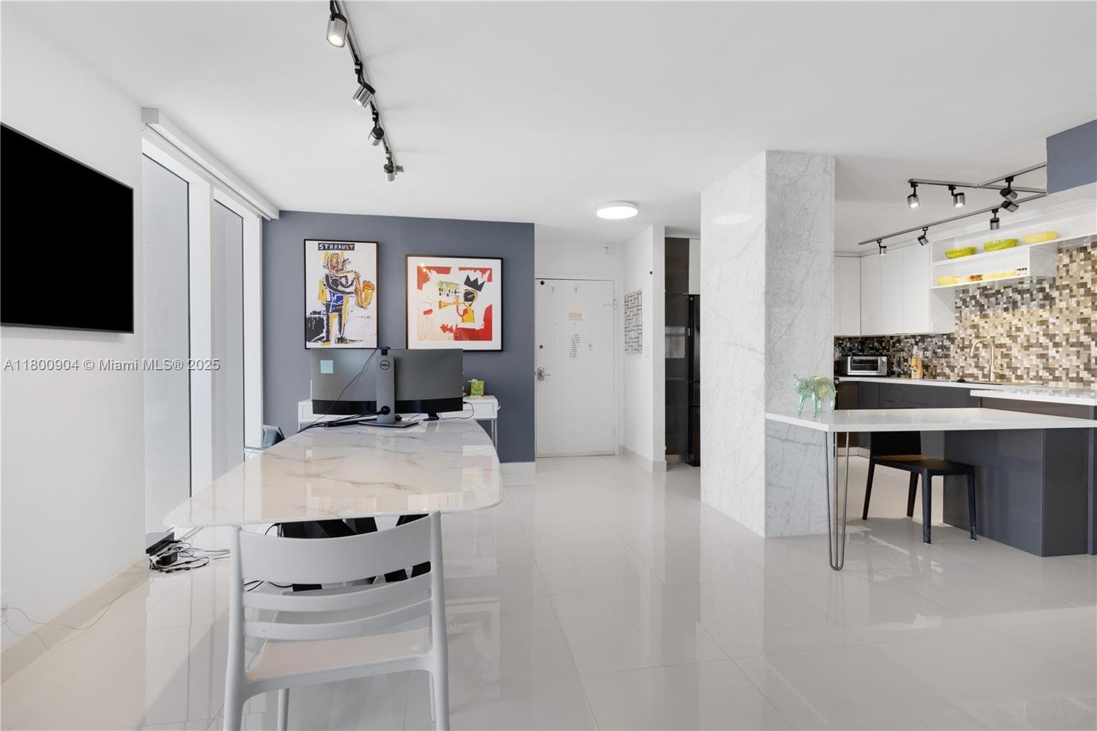 2030 Ocean Dr 1707 photo 12