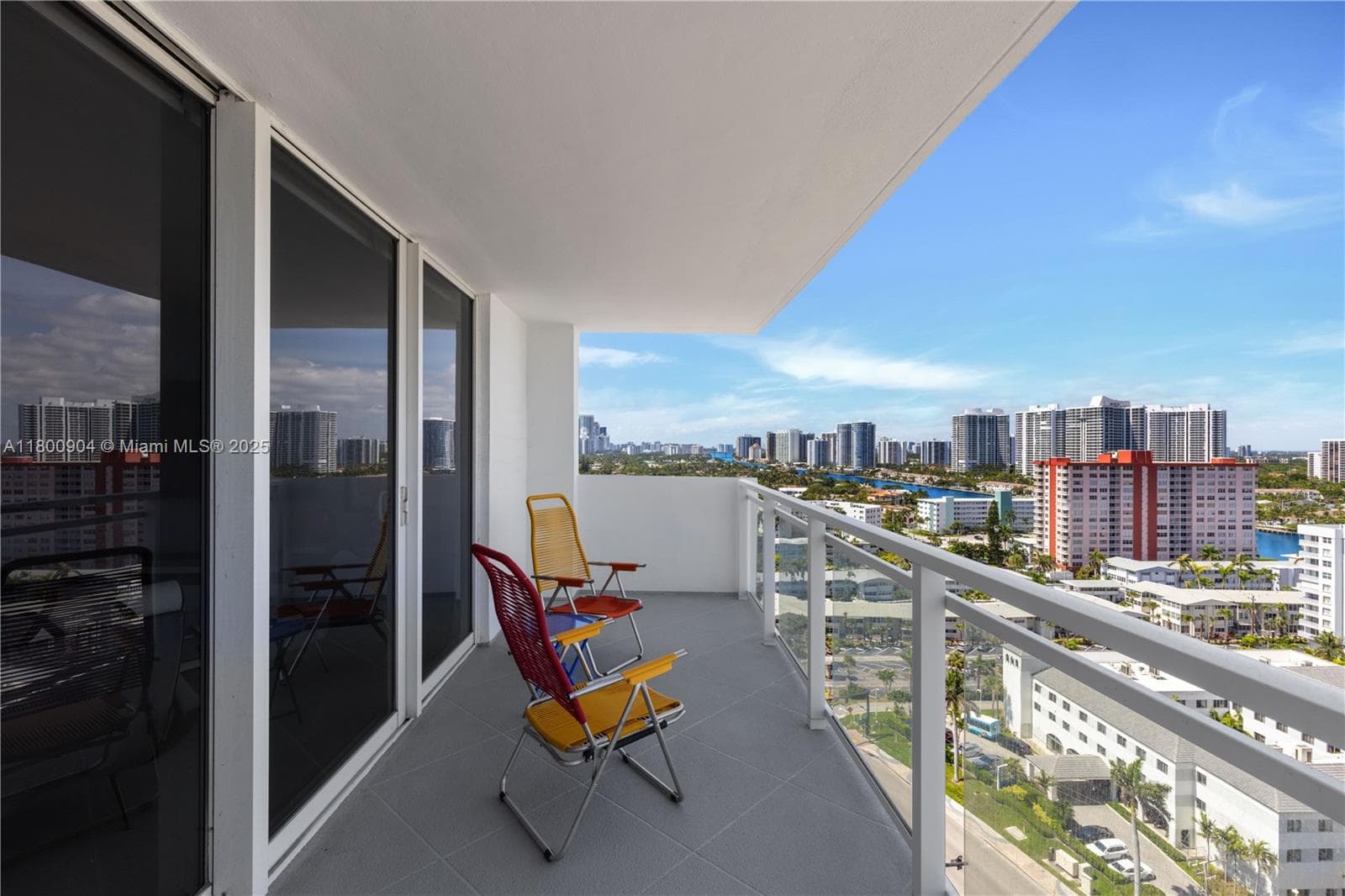 2030 Ocean Dr 5