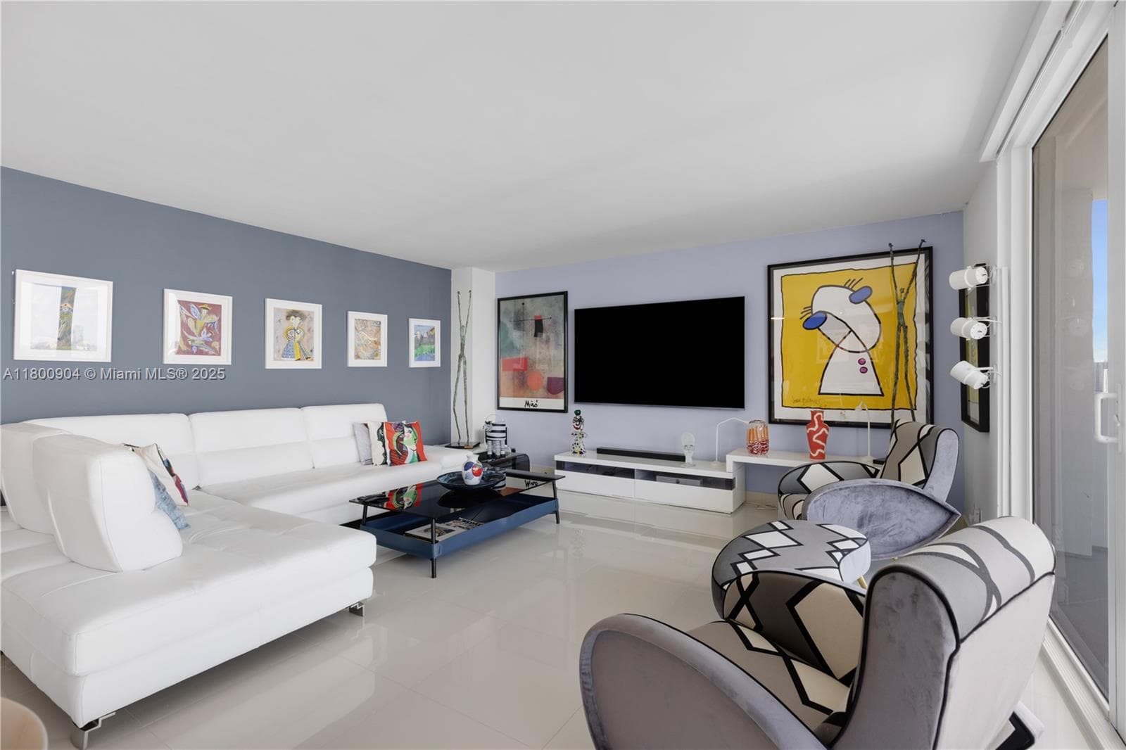 2030 Ocean Dr 1707 photo 19