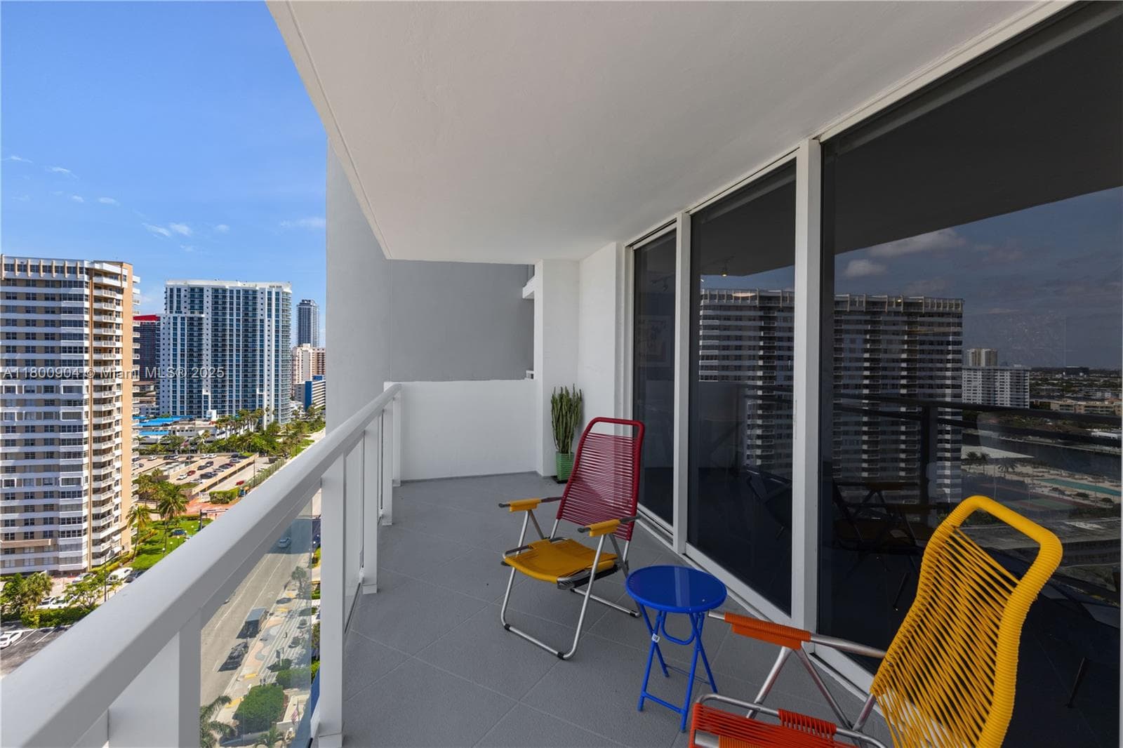 2030 Ocean Dr 4