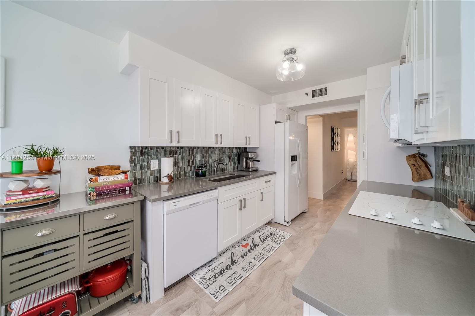1201 Ocean Dr 1105N photo 16