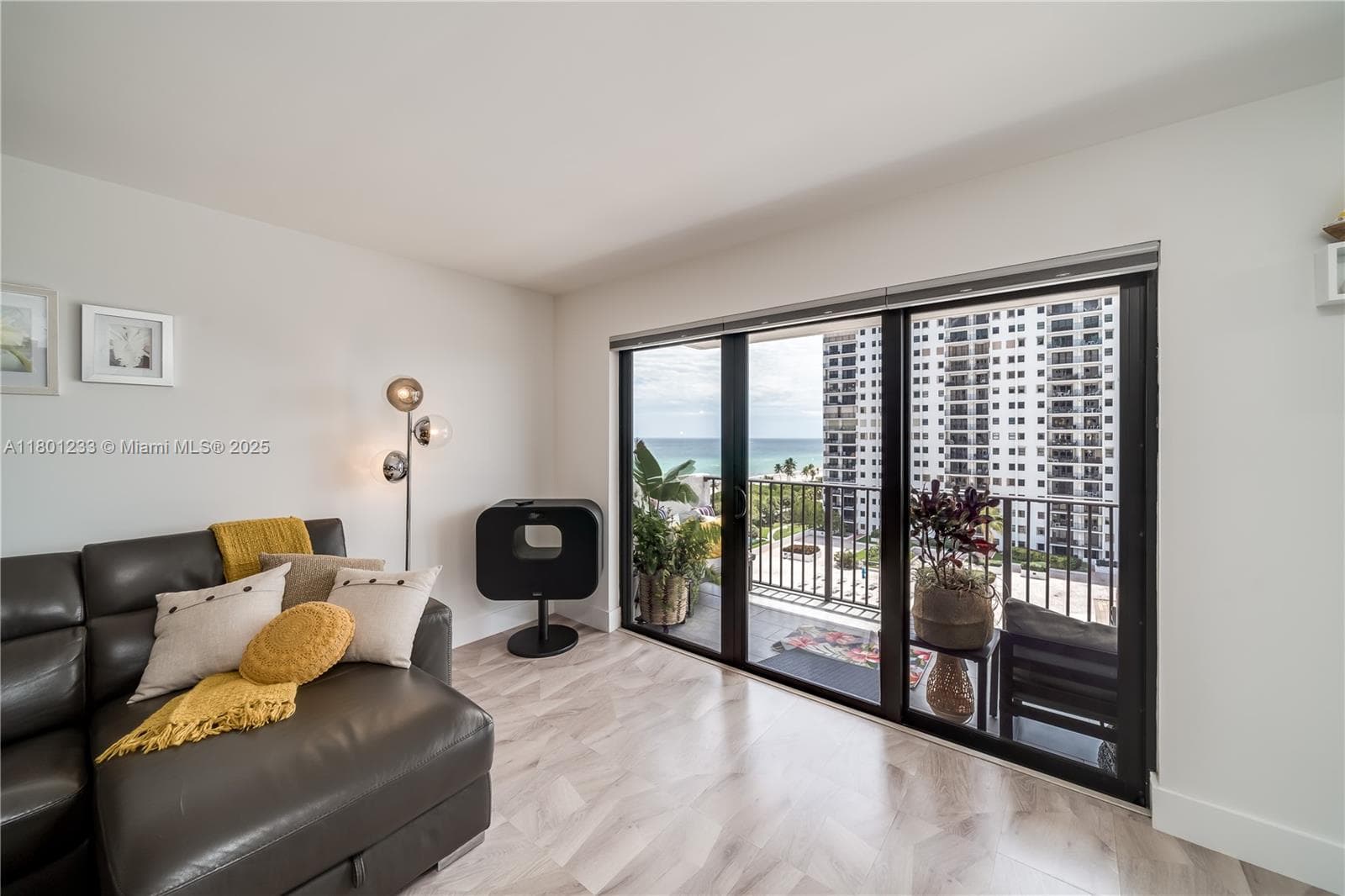 1201 Ocean Dr 1105N photo 9