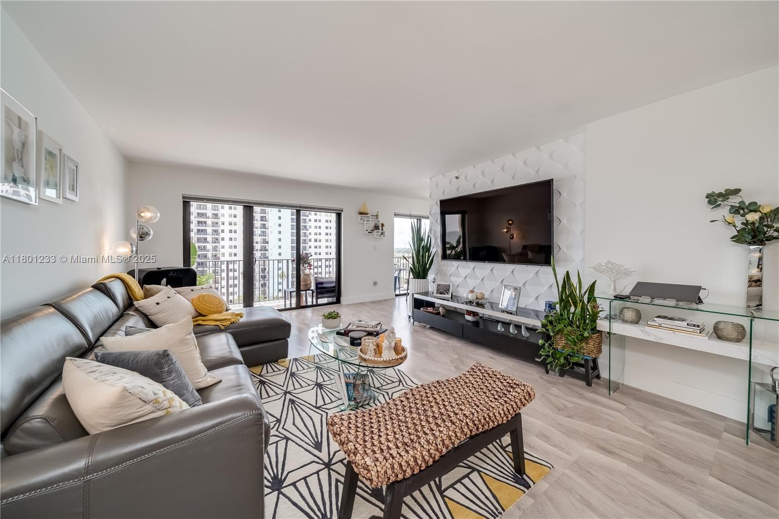 1201 Ocean Dr 1105N photo 8
