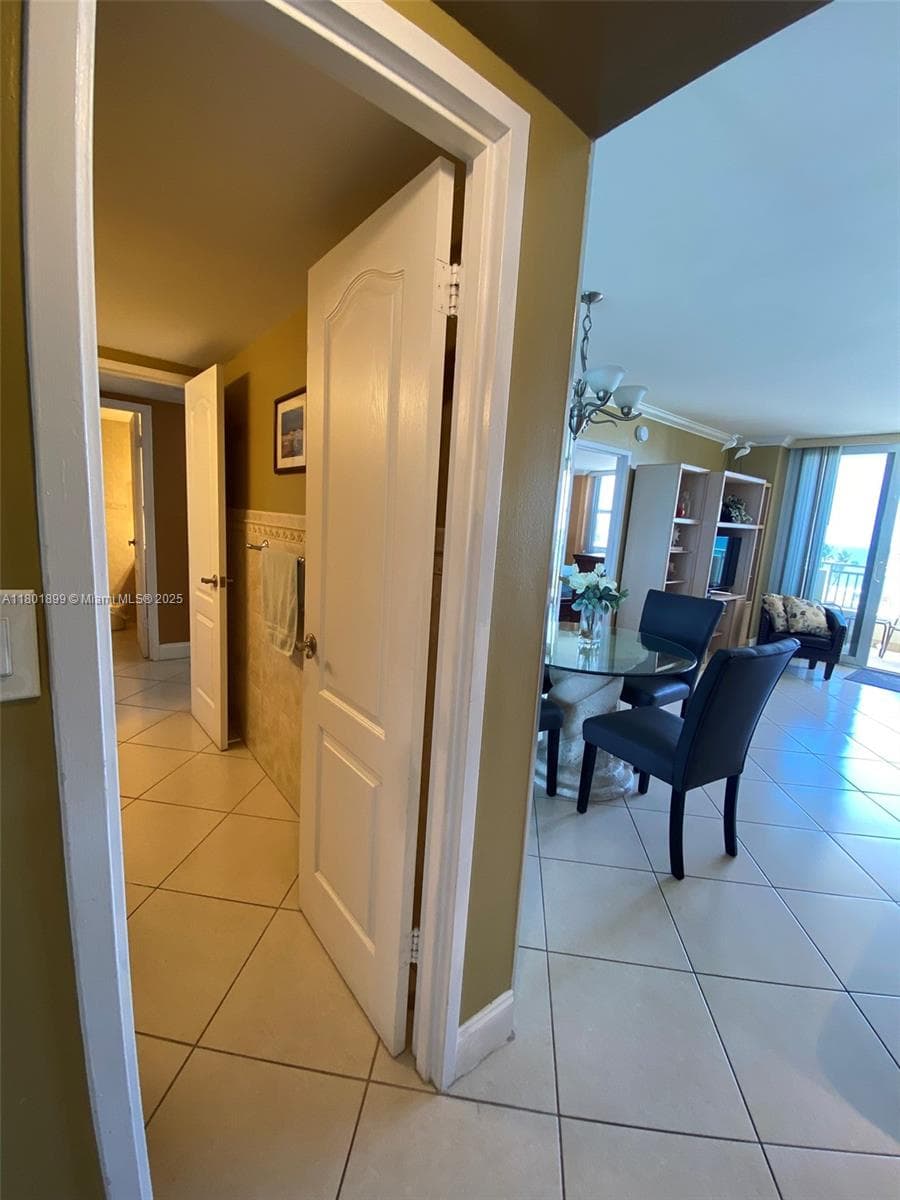 3180 S Ocean Dr 403 photo 7