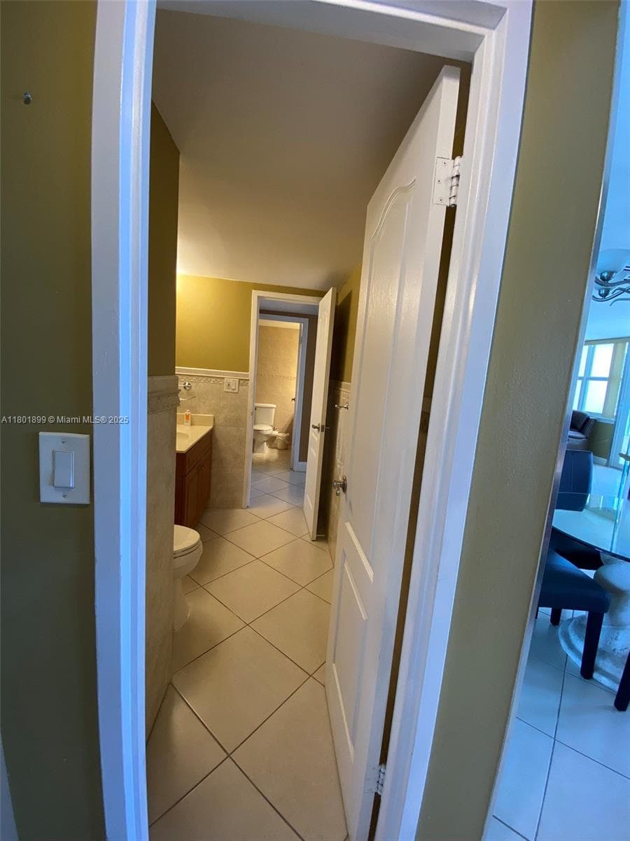 3180 S Ocean Dr 403 photo 8