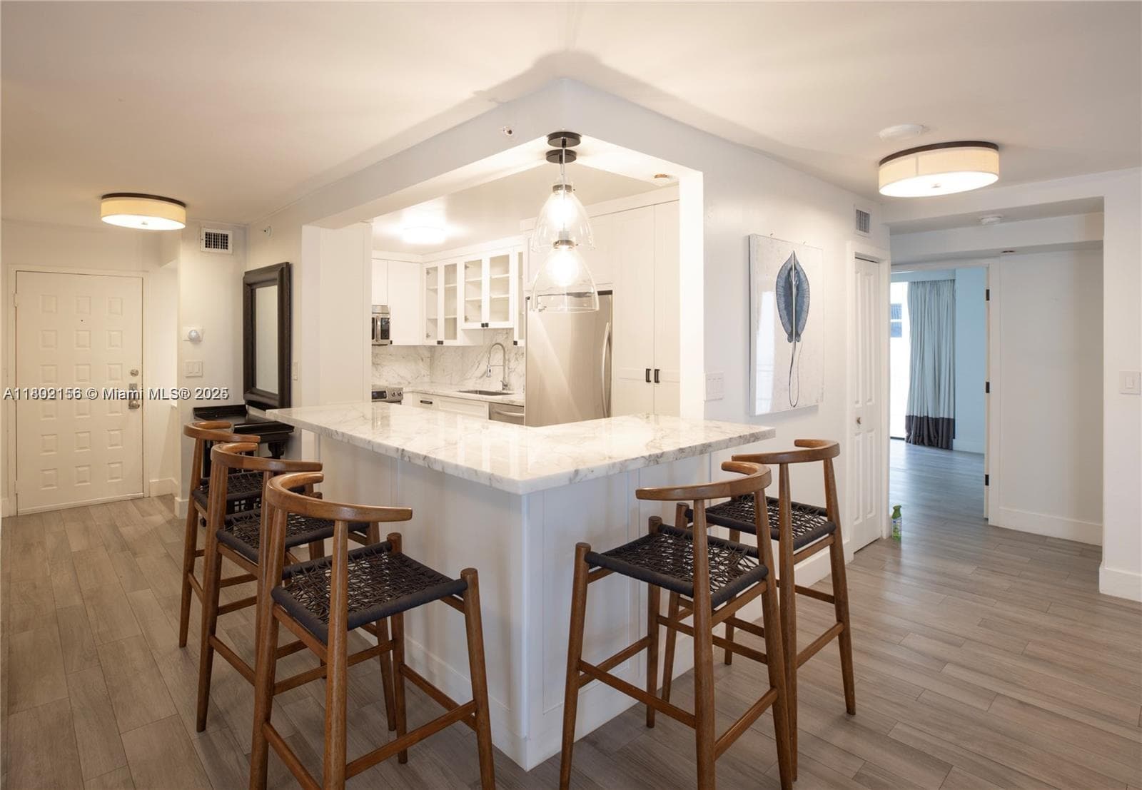 6061 Collins Ave 7D photo 6
