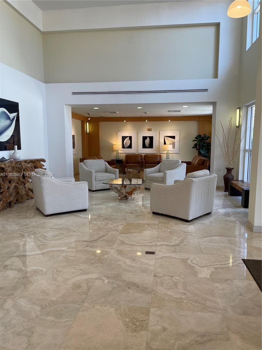 2080 Ocean Dr PH4 photo 21