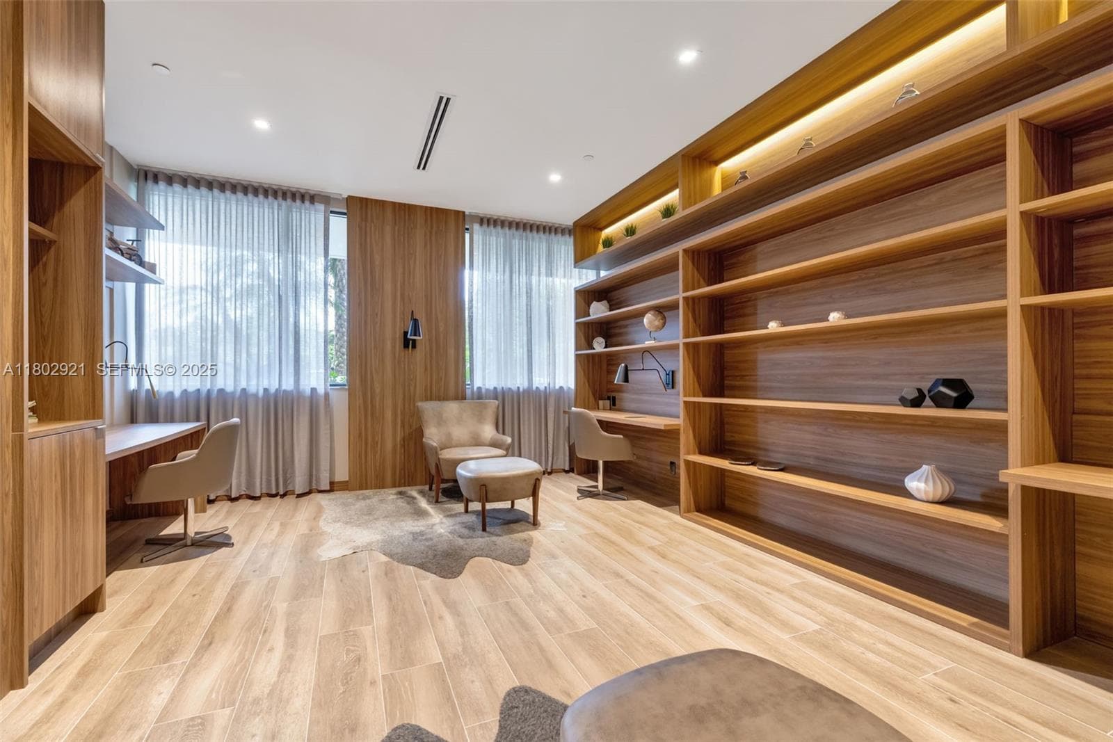 1000 Island Blvd 1508 photo 19