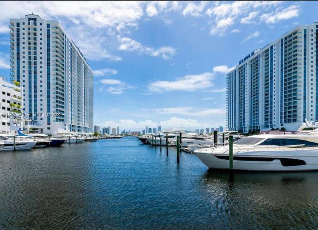 17211 Biscayne Blvd #013 photo 3