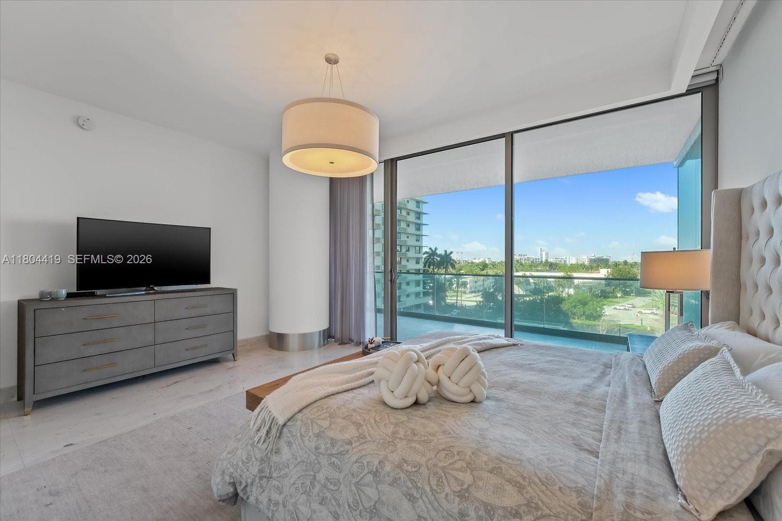 10201 Collins Ave 511 photo 13