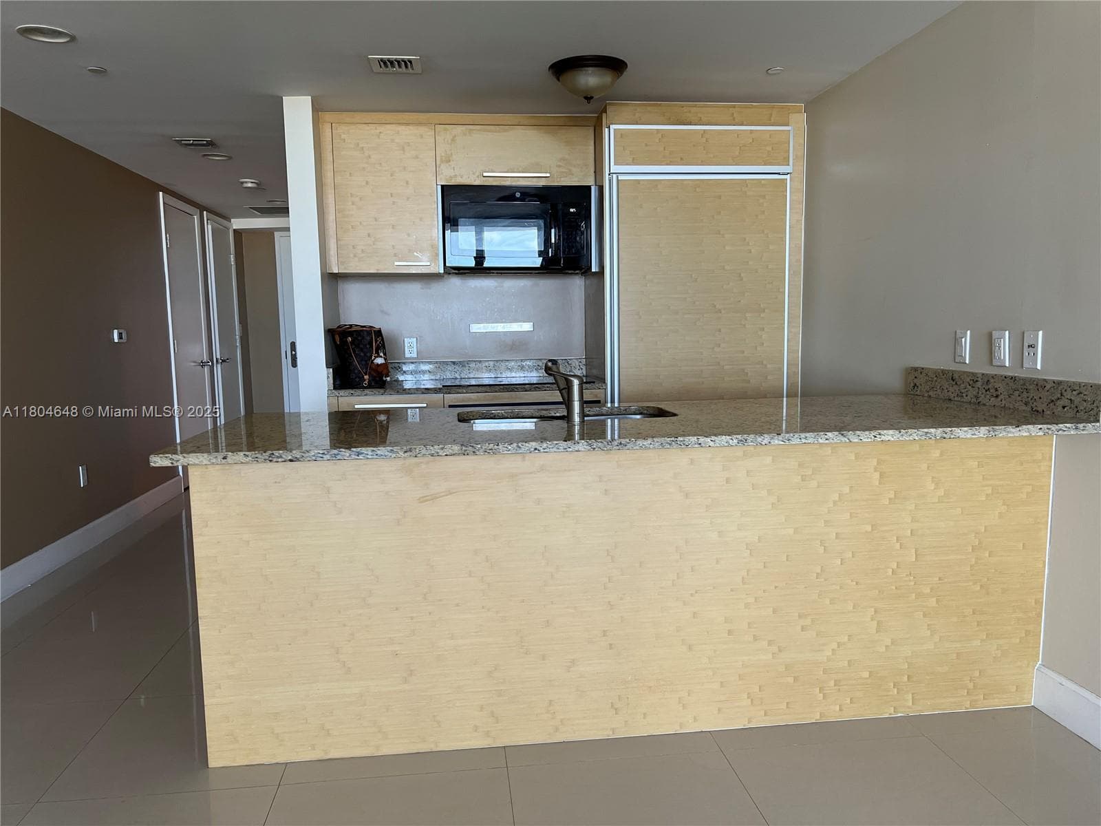 1800 Ocean Dr 2006 photo 12