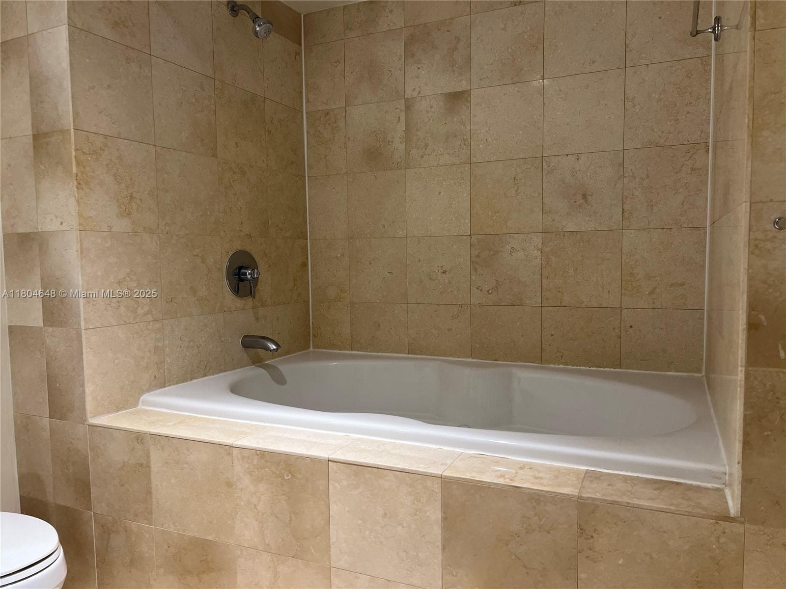 1800 Ocean Dr 2006 photo 22