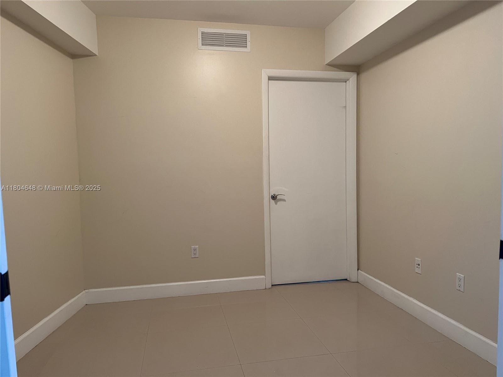 1800 Ocean Dr 2006 photo 20