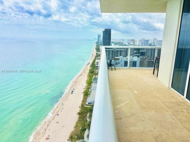 1830 S Ocean Dr 3702 photo 2