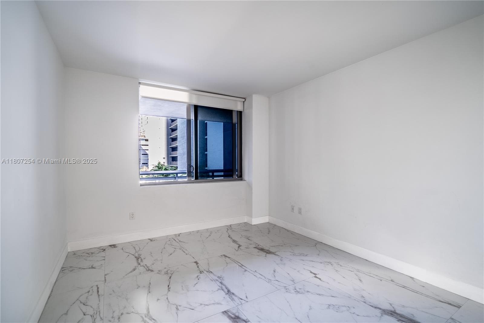 16385 Biscayne Blvd 417 photo 6